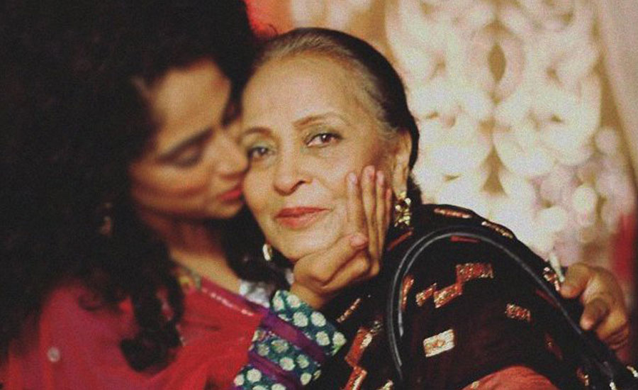 Pakistani renowned actress Zaheen Tahira passes away