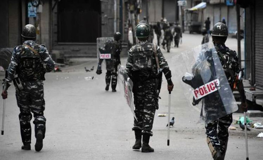 Indian troops arrest Kashmiri journalist