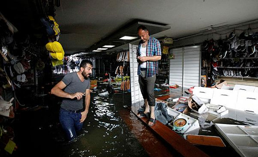 Downpour causes flash floods, havoc in Istanbul and historic Grand Bazaar