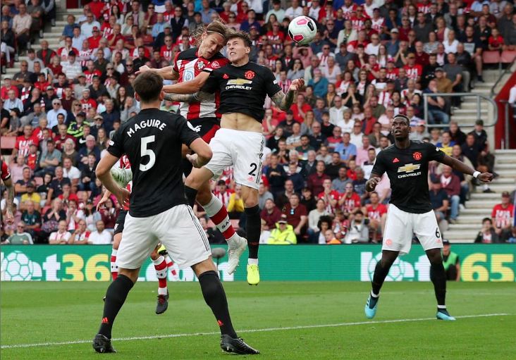 Manchester United held to 1-1 draw by 10-man Saints in Premier League