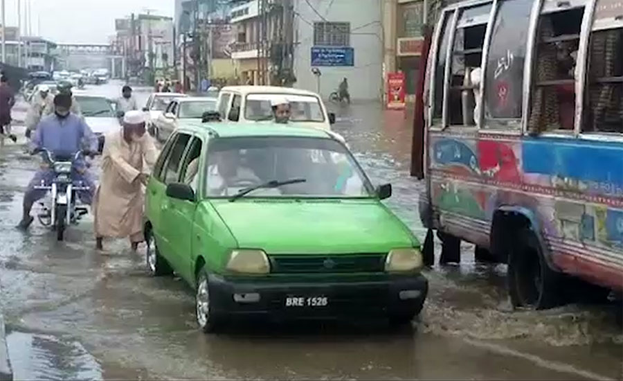 Heavy rain lashes Peshawar, adjoining areas