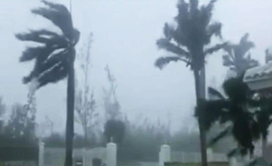 Hurricane Dorian lashes Florida after decimating Bahamas