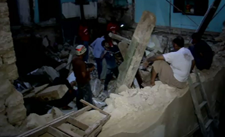 Husband, wife dead as two-storey house collapses in Karachi