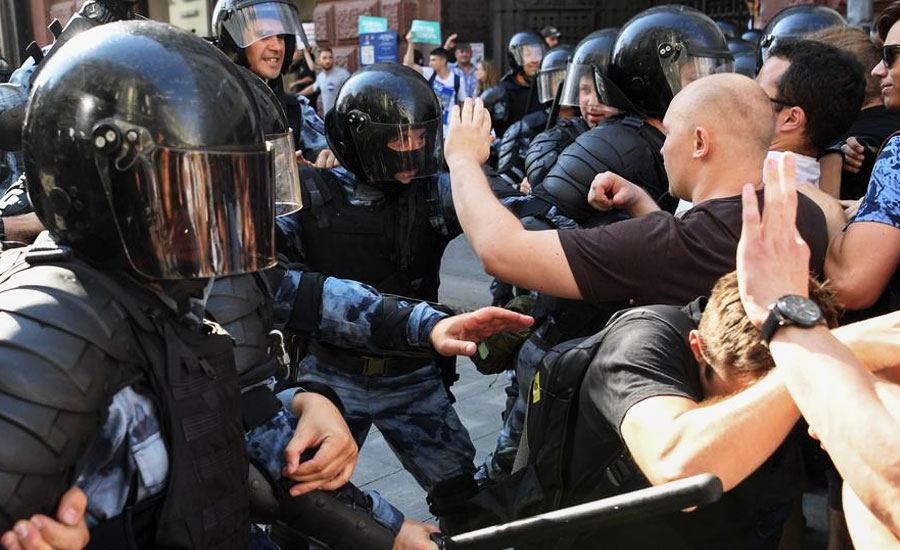 Kremlin suffers losses in Moscow vote after protests