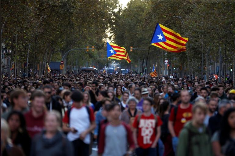 Catalans keep up pressure for split from Spain with second day of protests