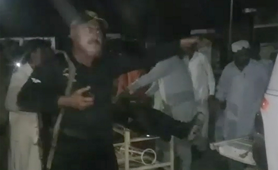 Two policemen martyred in encounter with dacoits in Kandhkot