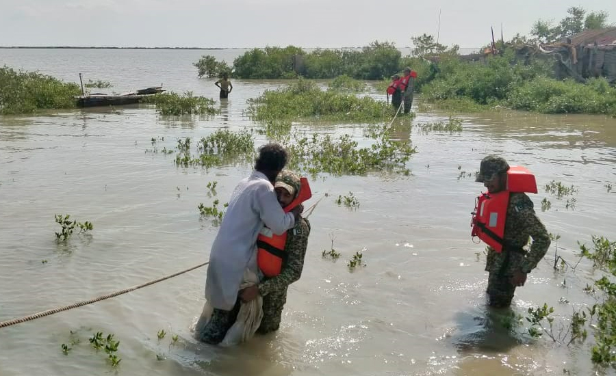 Pak Navy rescues cyclonic storm ‘Kyarr’ affectees in Thatta & Sajawal