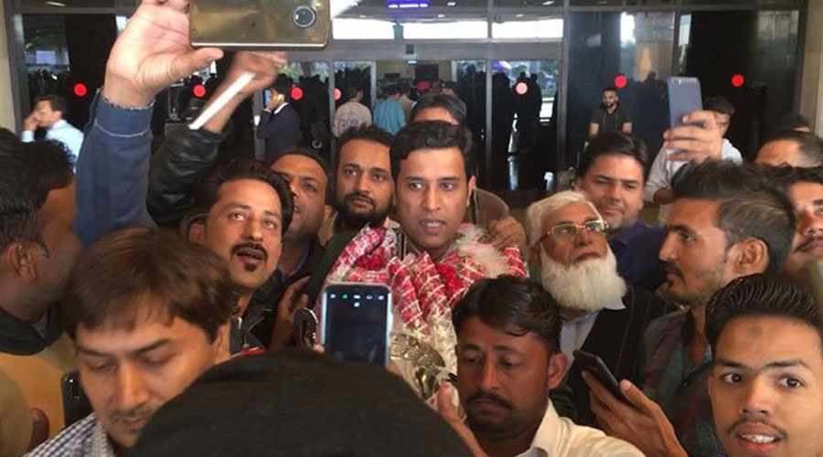 Asif returns home after winning World Snooker Championship title