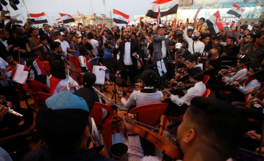 Protesters block roads to Iraqi port, demand end to foreign meddling