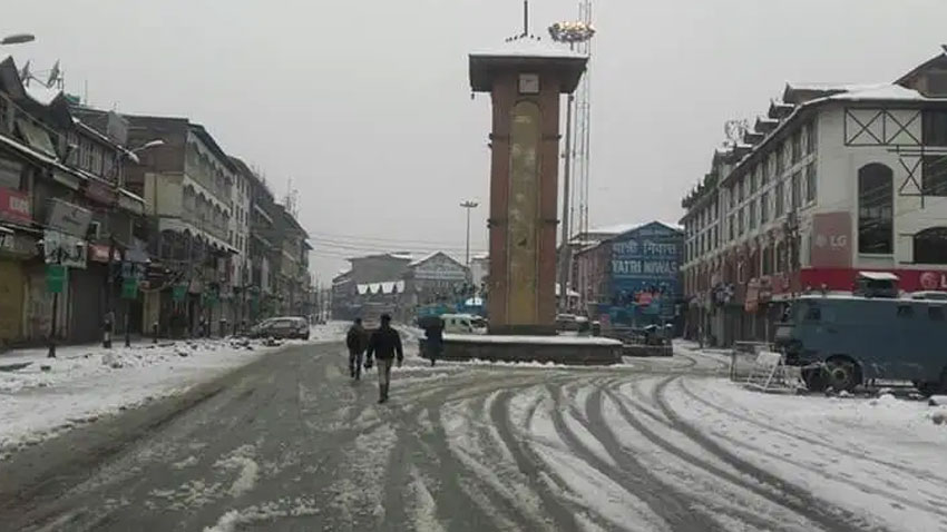 Curfew, rains, snowfall add to miseries of IoK people