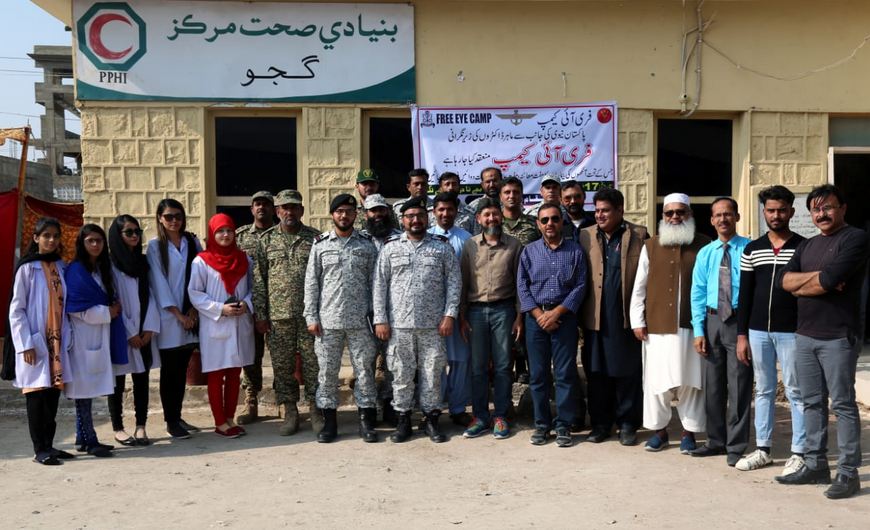 Pakistan Navy establishes free eye camp at Thatta village