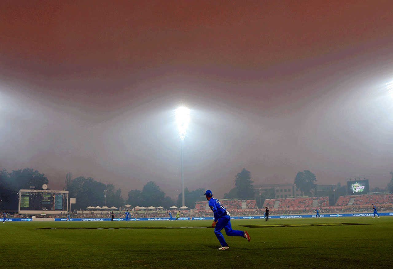 Bushfires place Australian cricket summer under cloud