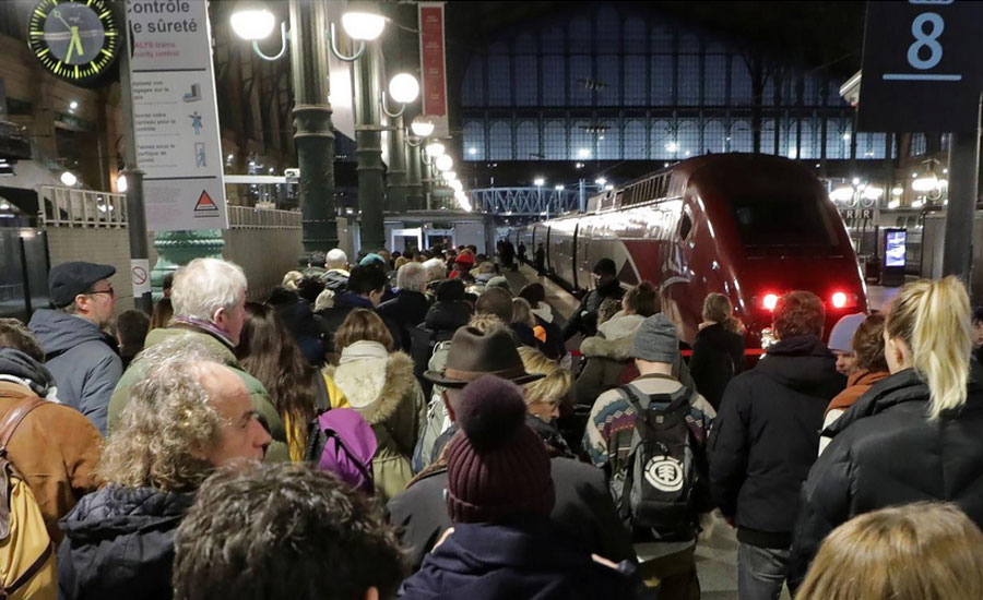 French union calls for break in transport strikes over Christmas