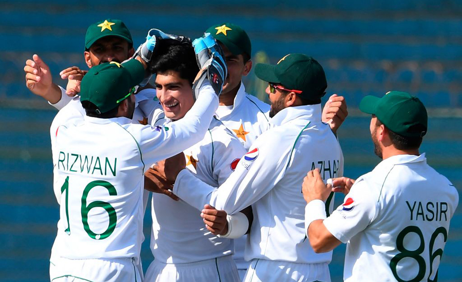 Pakistan inch closer to emotional series win despite Fernando fightback
