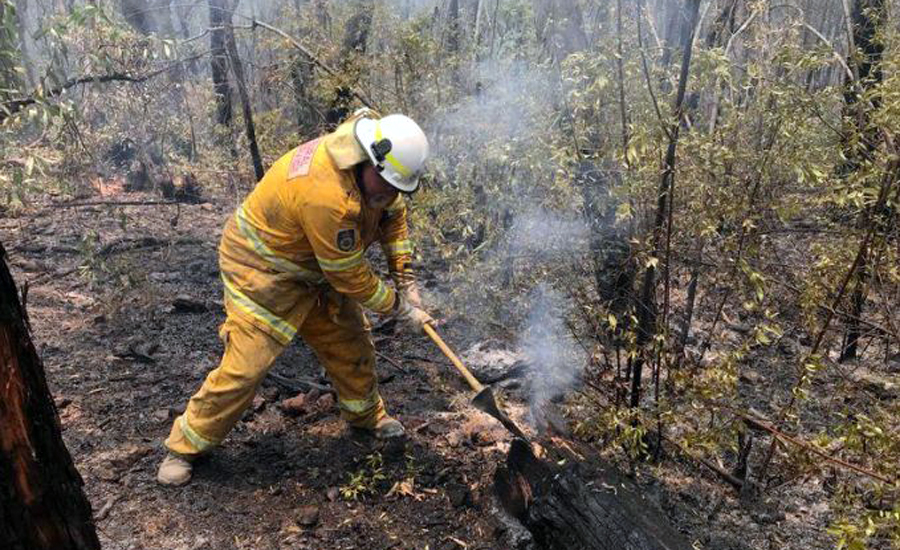 Australia's 'columns of fire' force mass evacuation, claim ninth life