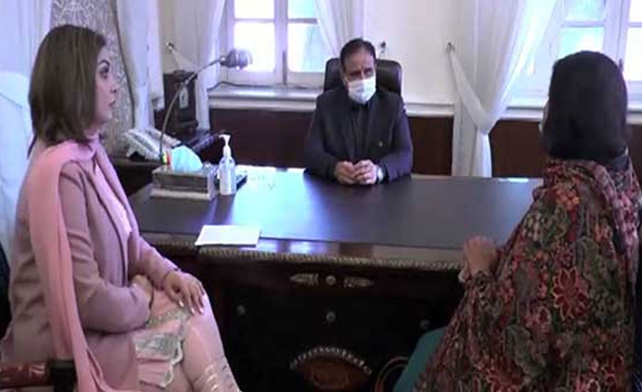 CM Buzdar meets male, female members of Punjab Assembly