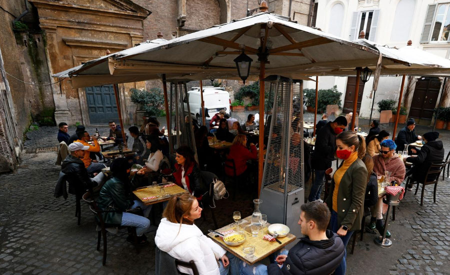 Italians flock back to coffee bars as COVID-19 restrictions eased
