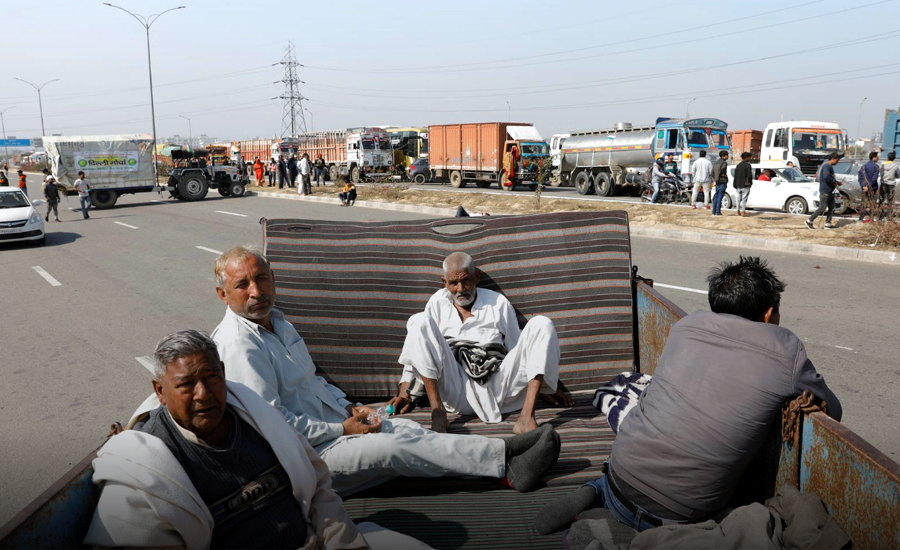 Tractors, trucks block Indian roads as farm protests widen