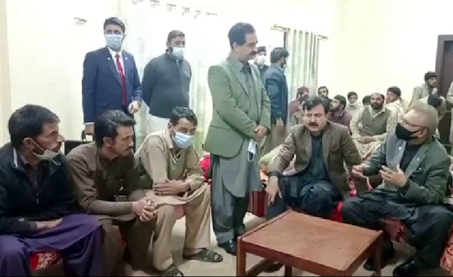 President Dr Arif Alvi visits 'panahgah' in Peshawar