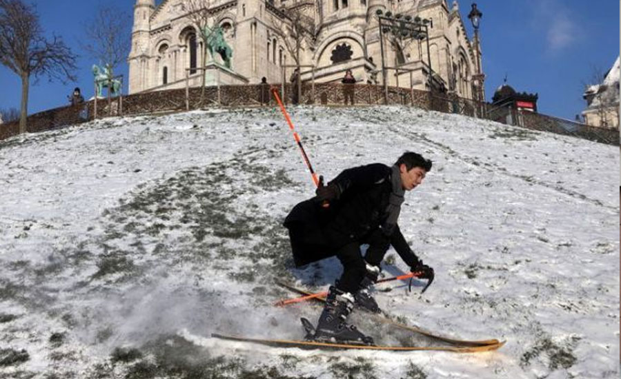 No ski resorts? No problem for one urban skier in Paris