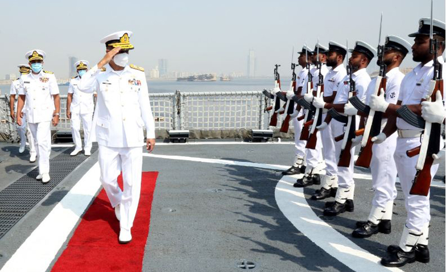 CNS Admiral Amjad Niazi visits foreign navy ships participating in 7th Multinational Naval Exercise Aman 2021