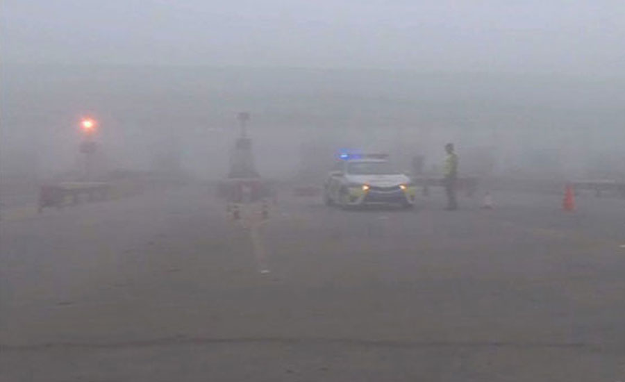 Motorways closed, flights cancelled as dense fog engulfs Lahore