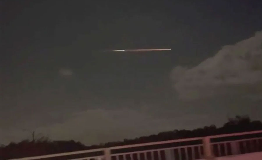 Queensland skies light up as Chinese space junk burns up in atmosphere