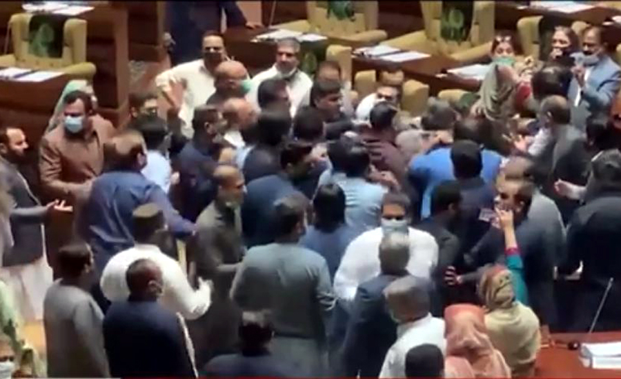 PTI, PPP lawmakers quarrel over besieging of estranged members in Sindh Assembly