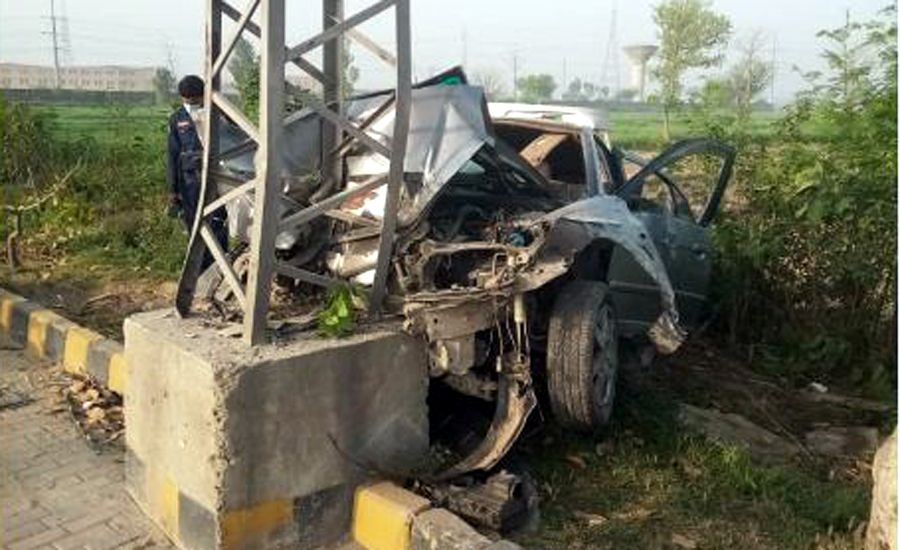 Three die as speeding car hits electric pole in Lahore's Bhobatian area