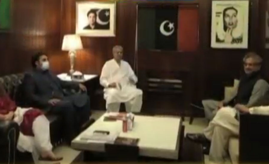 Khaqan Abbasi calls on Bilawal, exchange views on NA-249 by-election