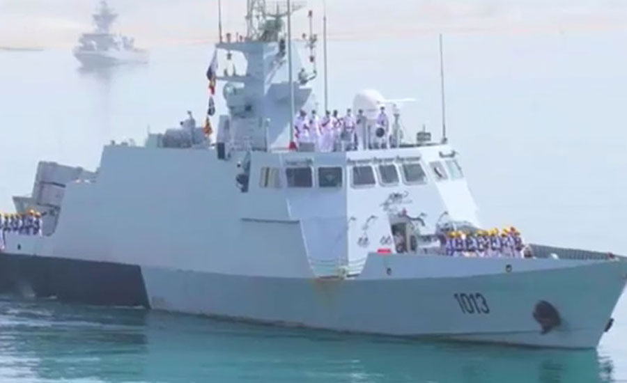 Pakistan Navy Ships Alamgir, Azmat pay visit to Qatar