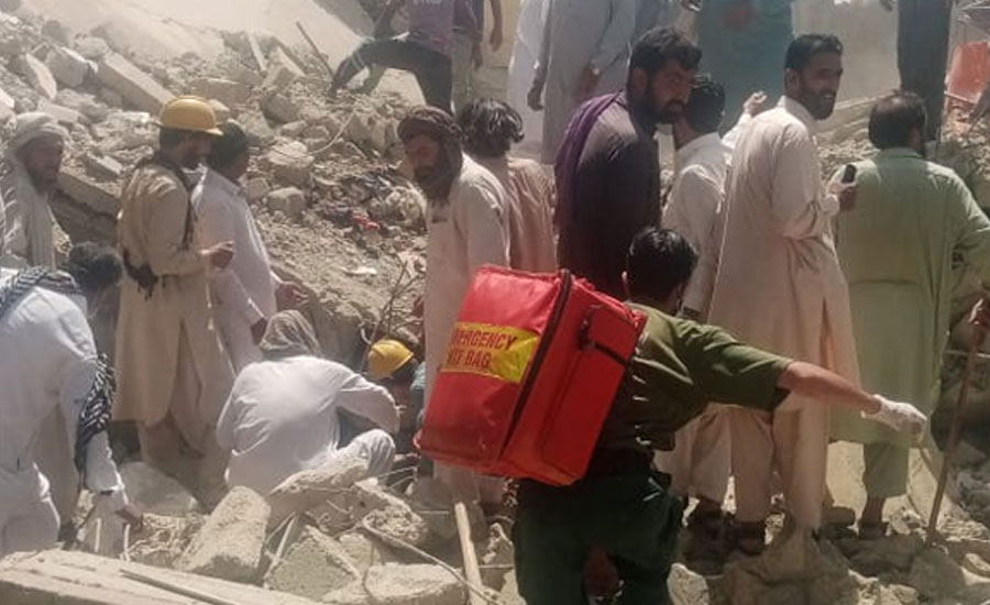 Four trapped after building collapses during anti-encroachment drive in Karachi