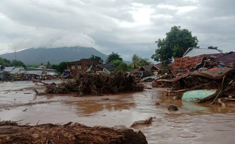 Indonesia death toll reaches 55 from floods, 40 missing