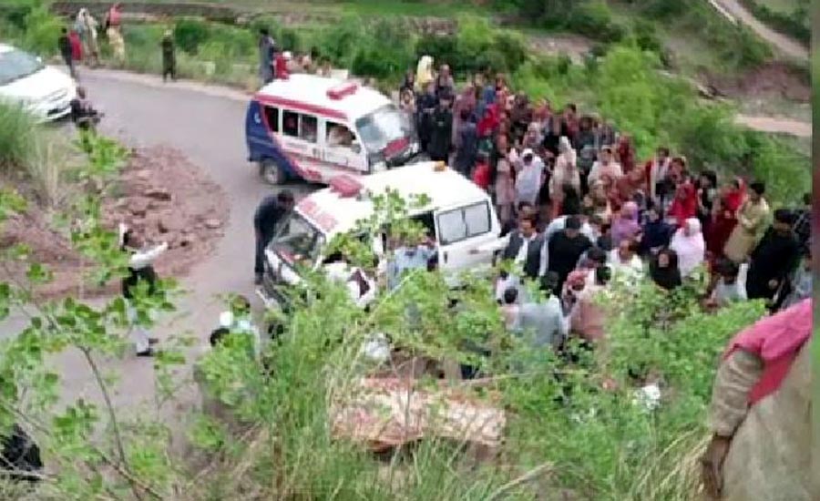 Six die as vehicle turns turtle in Kotli's Nikyal area