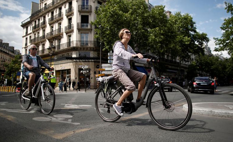 Trading clunkers for electric bikes: France moves to offer financial incentive