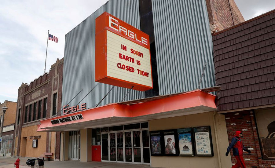 Beyond Oscars glitz, movie theaters face uncertain future