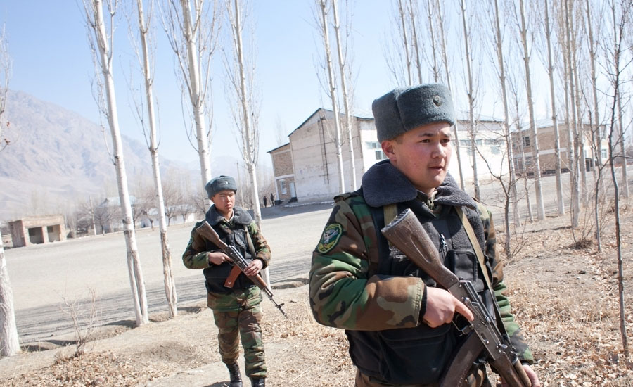 Tajikistan, Kyrgyzstan armies exchange fire on disputed border