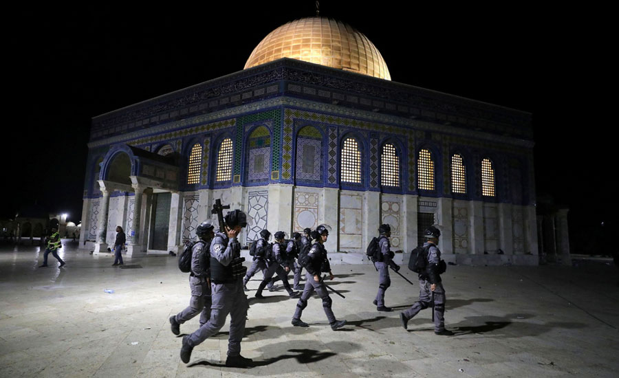 Israeli police, Palestinians clash at Al-Aqsa Mosque, scores injured