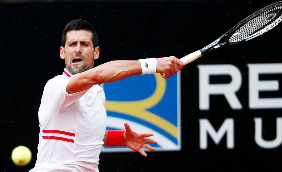 Novak Djokovic goes off on chair umpire for play-on during rain