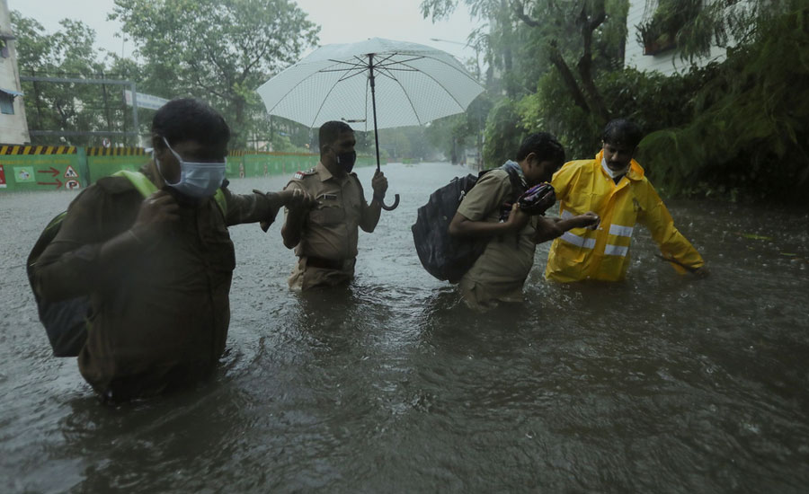 Powerful storm weakens slightly after landfall in western India