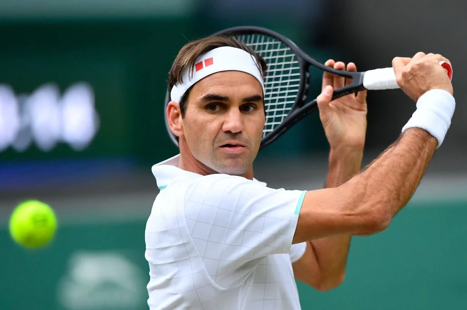 Federer ends British hopes in men's draw
