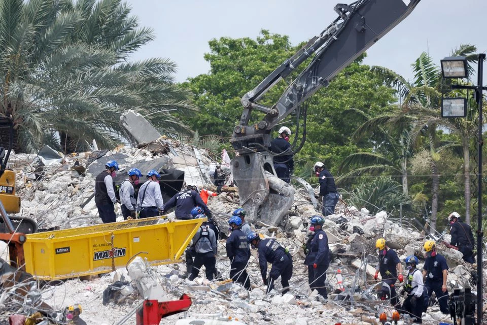 Death toll in Florida building collapse rises to 28, with 117 missing
