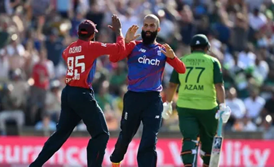 Bowlers aid England victory; series level at 1-1