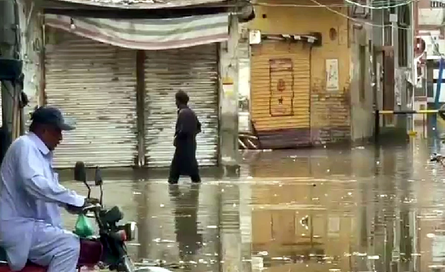 10 die as heavy downpour wreak havoc in Sukkur