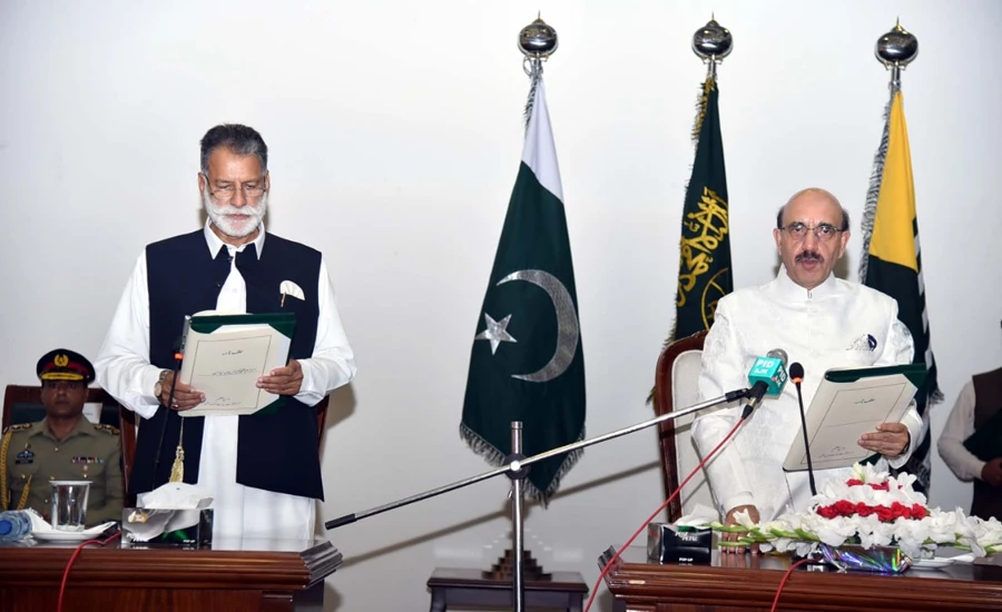 PTI's Abdul Qayyum Khan Niazi sworn in as 13th prime minister of AJK