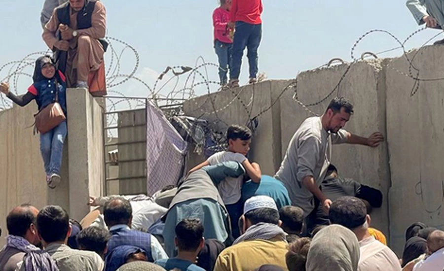Chaos, desperation as thousands throng at Kabul airport