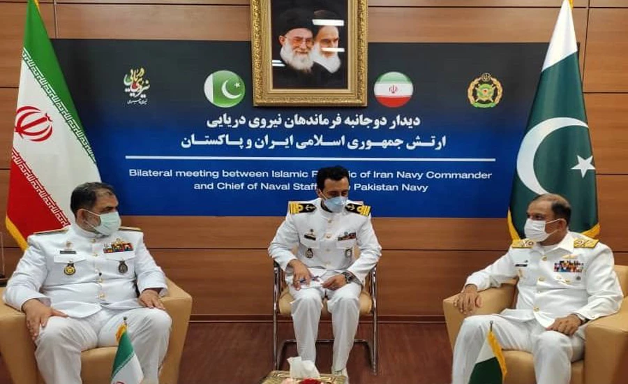 CNS Amjad Khan Niazi discusses security environment with Iranian Navy commanders