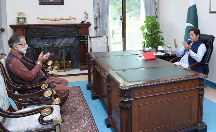 Sardar Abdul Qayyum Niazi called on Prime Minister Imran Khan, offered Fateha for Syed Ali Gilani