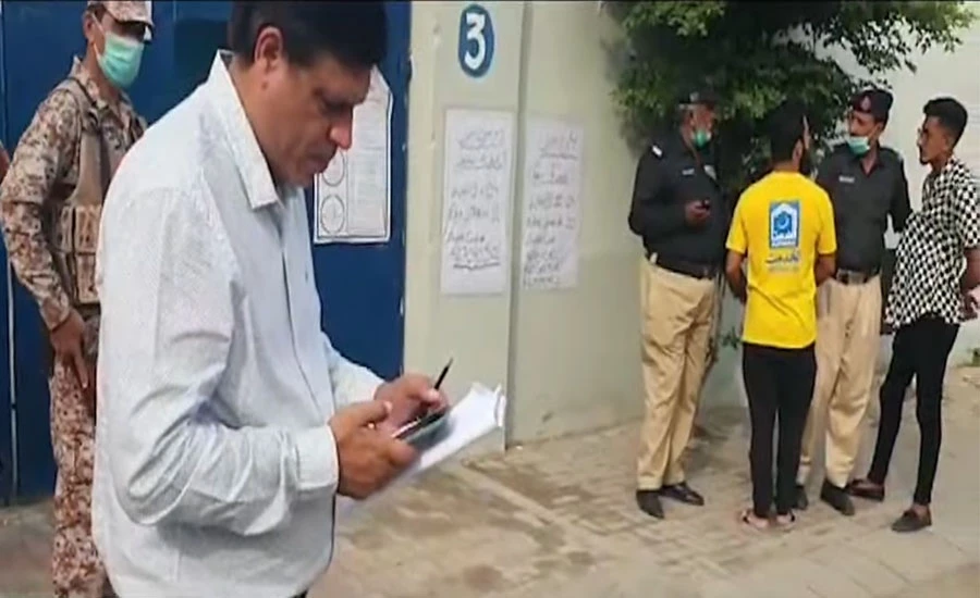 Two suspects  arrested from women's polling station in Karachi