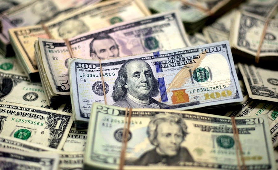 Dollar continues to soar in interbank market, reaches Rs 169.08